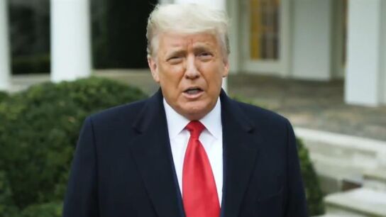 Donald Trump pide a los manifestantes que han asaltado el Capitolio que regresen a casa.