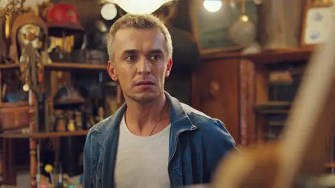 Ugur, traicionado por Demir para salvar a Candan Ugur, traicionado por Demir para salvar a Candan