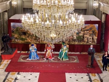 Aglomeraciones en la cabalga de los Reyes Magos de Valencia que debía ser sin público 