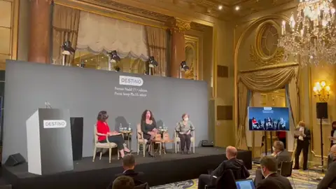 Najat el Hachmi gana el Premio Nadal con su novela 'El lunes nos querrán' Najat el Hachmi gana el Premio Nadal con su novela 'El lunes nos querrán'