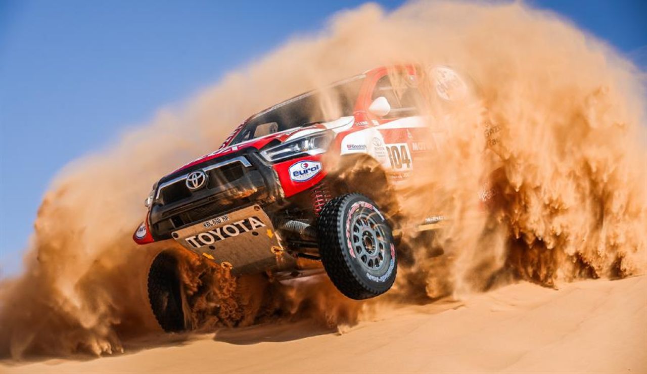 De Villiers y Benavides ganan en otra mala etapa en el Rally Dakar para Carlos Sainz y Barreda