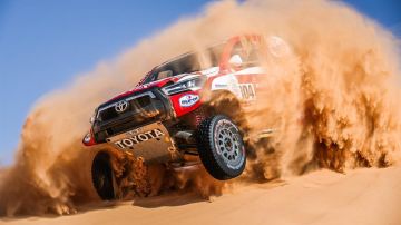 De Villiers y Benavides ganan en otra mala etapa en el Rally Dakar para Carlos Sainz y Barreda