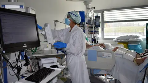 Unitat de Cures Intensives a l'Hospital Santa Caterina de Salt FOTO - ACN