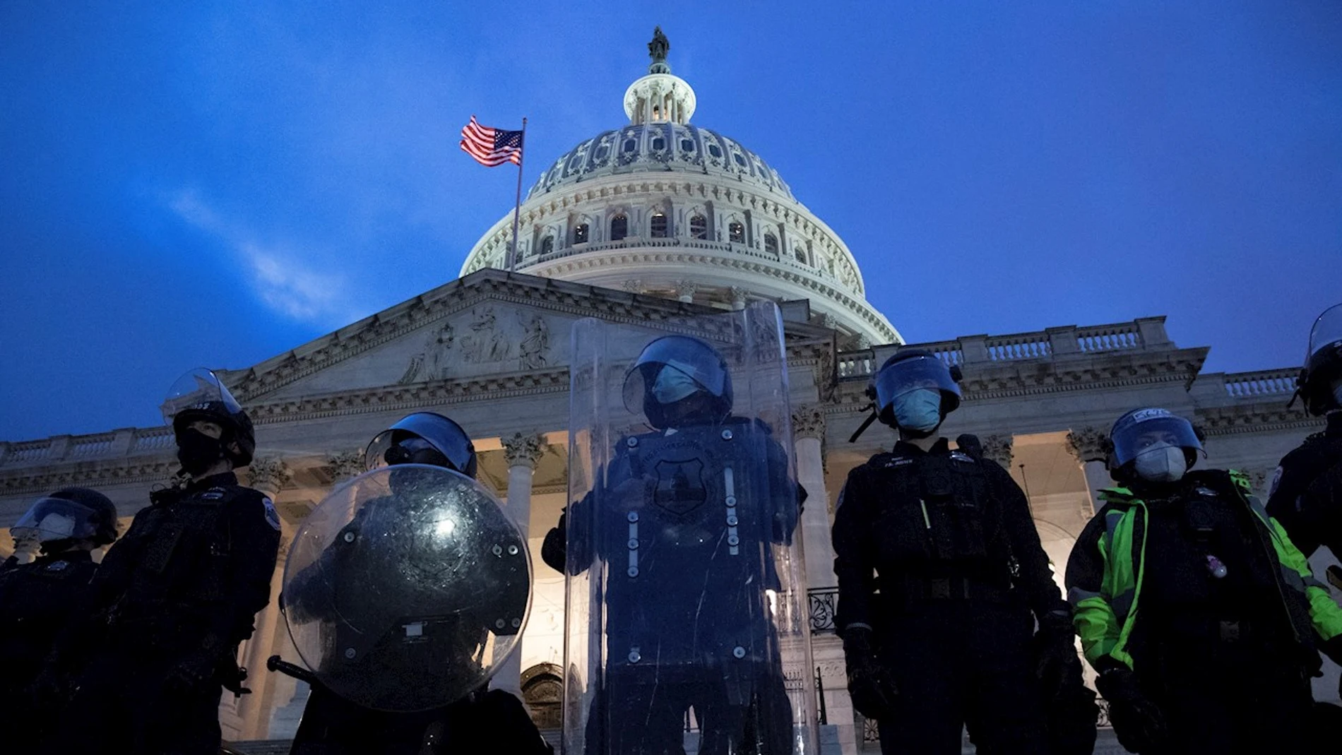 Asalto al Capitolio y última hora de los disturbios, en directo: últimas noticias de Estados Unidos hoy Asalto al Capitolio y última hora de los disturbios, en directo: últimas noticias de Estados Unidos hoy