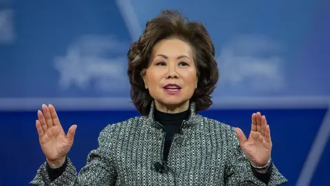 La secretaria de Transporte de EE.UU., Elaine Chao La secretaria de Transporte de EE.UU., Elaine Chao