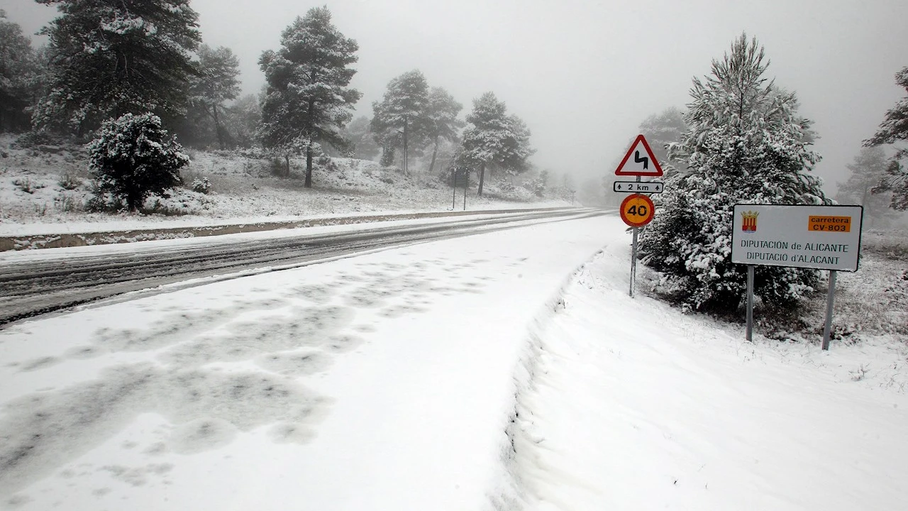 Nieve en España y carreteras cortadas en Cataluña, Madrid, Andalucía, Castilla - La Mancha y País Vasco: última hora del temporal Filomena hoy, en directo Nieve en España y carreteras cortadas en Cataluña, Madrid, Andalucía, Castilla - La Mancha y País Vasco: última hora del temporal Filomena hoy, en directo