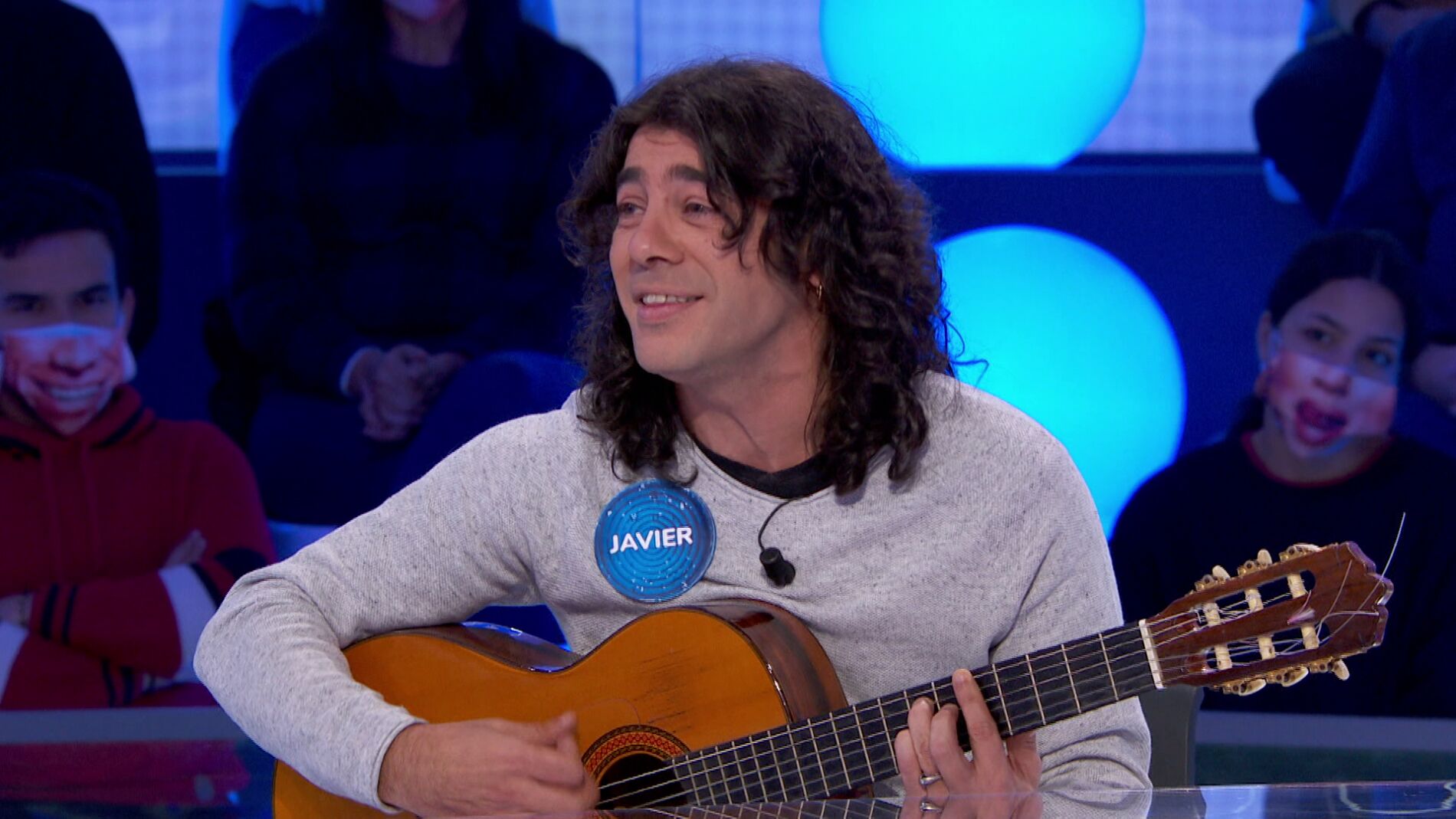 Javier Cantero canta con el corazón la rumbita ‘El fantasma de los recuerdos’
