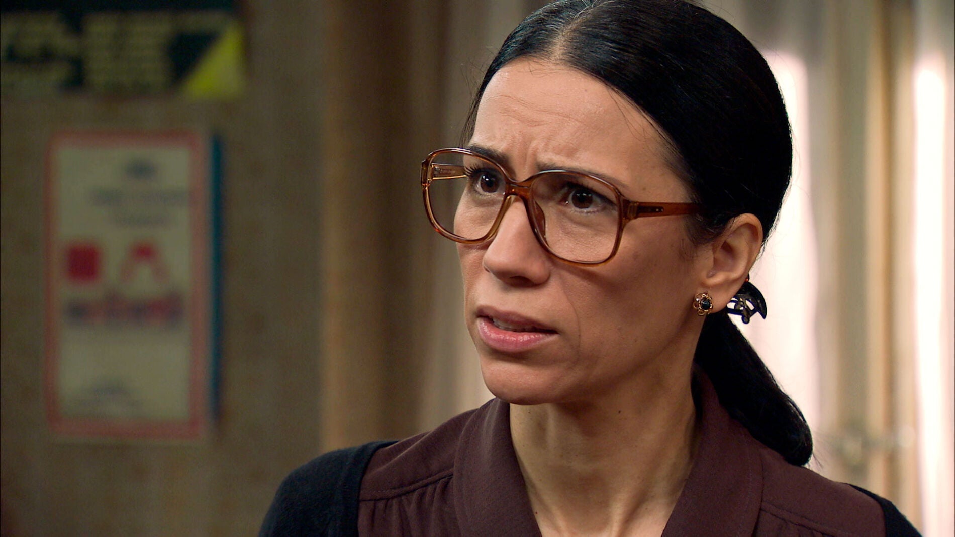 Manolita se enfrenta a la cena de Nochevieja con el asesino de su hija