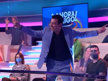 Arturo Valls sorprendido ante la falta del cultura musical del público de ‘¡Ahora caigo!’ Arturo Valls sorprendido ante la falta del cultura musical del público de ‘¡Ahora caigo!’
