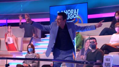 Arturo Valls sorprendido ante la falta del cultura musical del público de ‘¡Ahora caigo!’