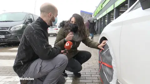 ¿Cómo deben ponerse las cadenas de nieve en el coche? ¿Cómo deben ponerse las cadenas de nieve en el coche?