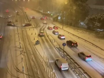 El temporal Filomena deja una nevada histórica en Madrid y seis provincias en alerta máxima