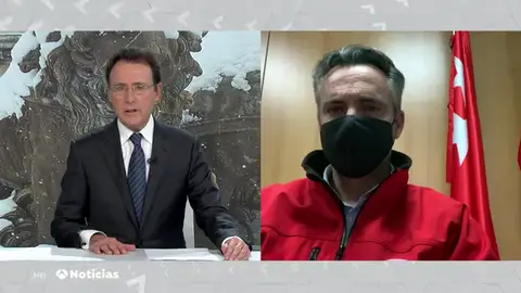 El director de Emergencias de la Comunidad de Madrid en Antena 3 Noticias: "Una de las prioridades de Protección Civil es que el transporte de vacunas esté asegurado" El director de Emergencias de la Comunidad de Madrid en Antena 3 Noticias: "Una de las prioridades de Protección Civil es que el transporte de vacunas esté asegurado"