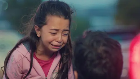 Öykü, la única razón por la que Demir decide luchar Öykü, la única razón por la que Demir decide luchar