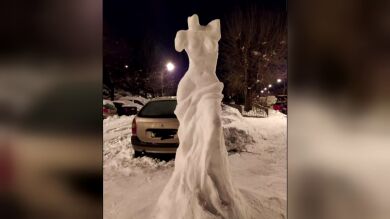Meninas, un Cristo tumbado y Krusty el payaso de los Simpson, las esculturas de nieve tras el paso de Filomena