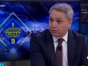 ¿Qué siente Vicente Vallés cuando le llaman "facha"? El presentador de Antena 3 Noticias 2 responde en 'El Hormiguero 3.0' ¿Qué siente Vicente Vallés cuando le llaman "facha"? El presentador de Antena 3 Noticias 2 responde en 'El Hormiguero 3.0'