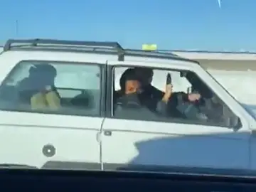 El surrealista vídeo de varios jugadores del Atlético de Madrid yendo a entrenar en un Fiat Panda en pleno temporal El surrealista vídeo de varios jugadores del Atlético de Madrid yendo a entrenar en un Fiat Panda en pleno temporal