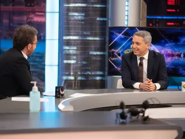 Vicente Vallés, sobre el acoso y la persecución sufridos tras ser crítico con el Gobierno: "Teníamos que buscar los verdaderos hechos" Vicente Vallés, sobre el acoso y la persecución sufridos tras ser crítico con el Gobierno: "Teníamos que buscar los verdaderos hechos"