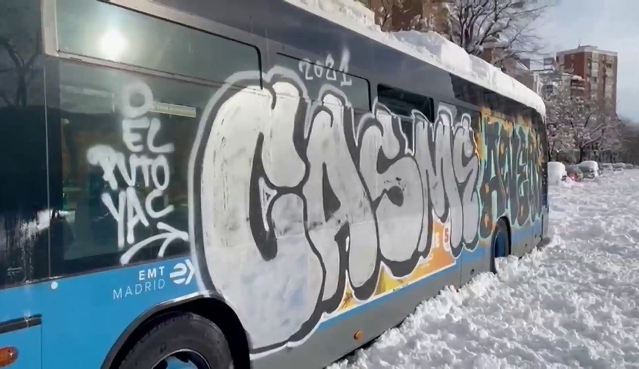 Autobús vandalizado en Madrid