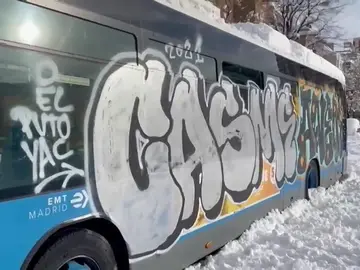 Autobús vandalizado en Madrid Autobús vandalizado en Madrid