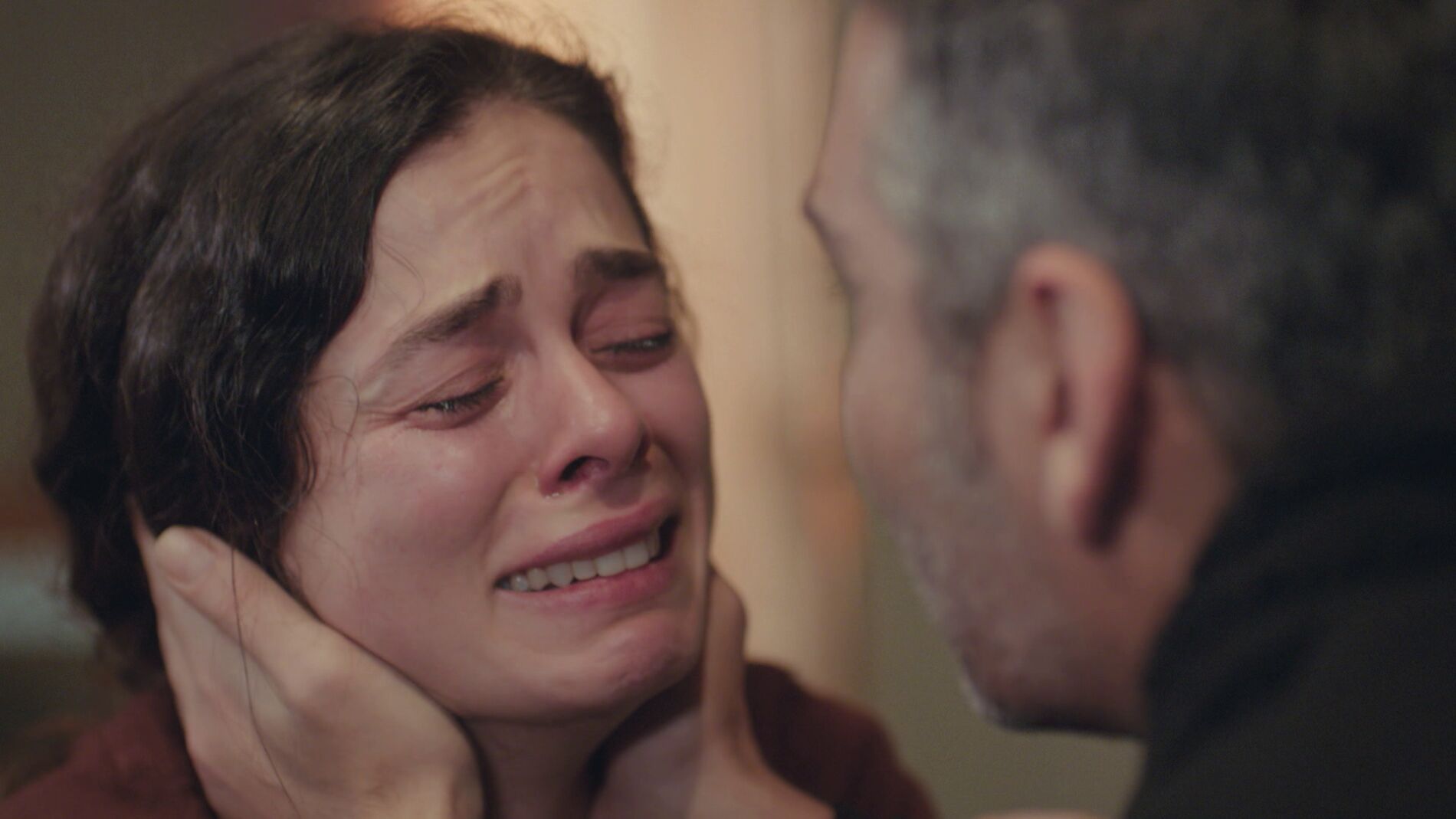 Bahar, desesperada al ver que Sarp tiene que marcharse: “Si te vas, me volveré loca” 
