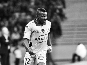 Muere Christopher Maboulou, futbolista de 30 años del Bastia, de un infarto mientras jugaba con unos amigos