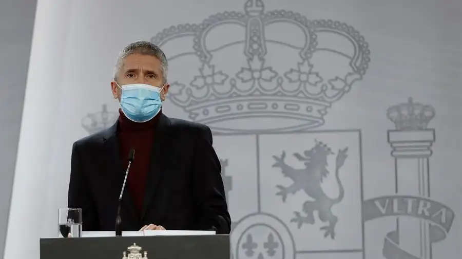 El ministro de Interior, Fernando Grande Marlaska Fernando Grande-Marlaska alerta: "La nieve y las heladas se pueden convertir en una trampa para vehículos y ciudadanos"
