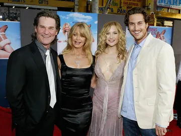 La familia de Kurt Russell, Goldie Hawn, Kate Hudson y Oliver Hudson La familia de Kurt Russell, Goldie Hawn, Kate Hudson y Oliver Hudson