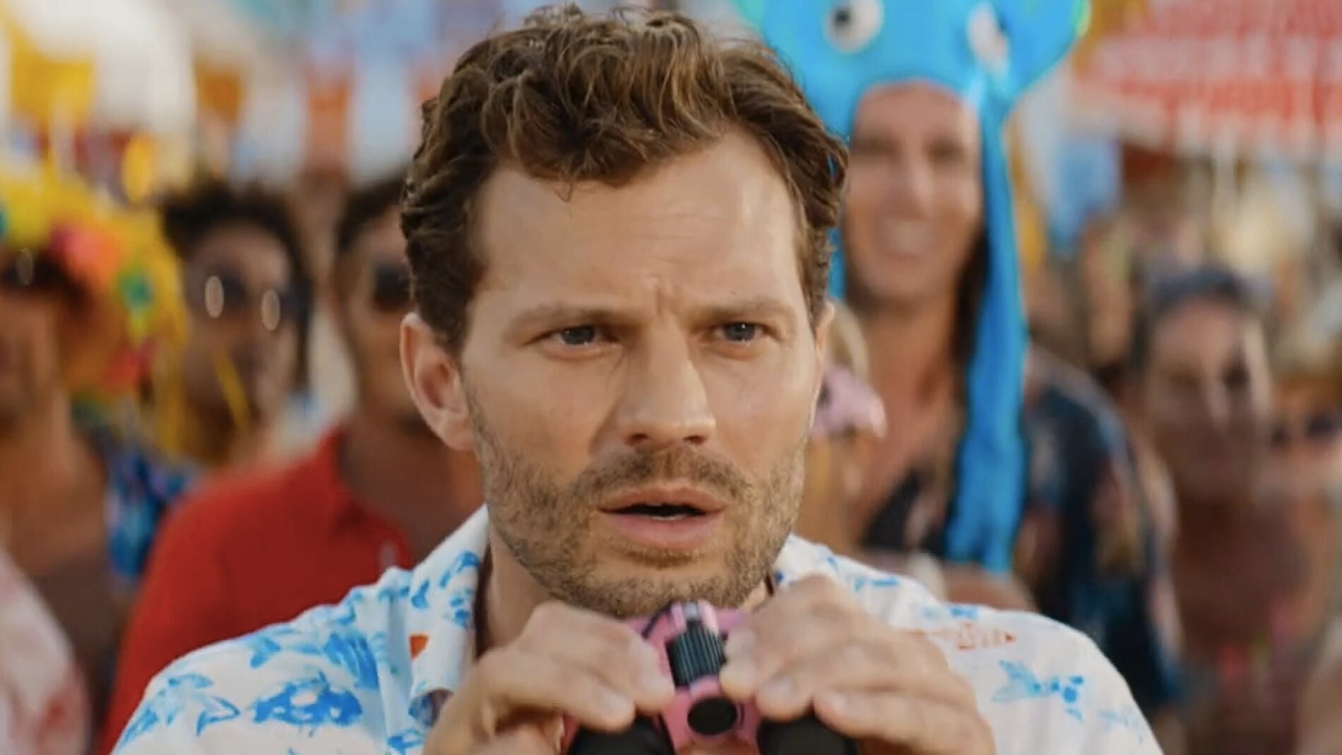 Jamie Dornan en 'Barb and Srar Go to Vista del Mar'