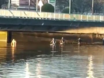 Persecución policial tras un preso peligroso fugado a nado por el río Lérez en Pontevedra