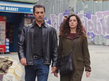 Arif alerta a Bahar del peligro que corren: "Puede que todo sea cosa de tu exmarido" Arif alerta a Bahar del peligro que corren: "Puede que todo sea cosa de tu exmarido"