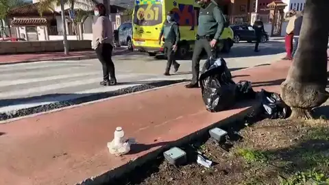 Un hombre arroja ácido a la cara de su novia y de una amiga en Cártama, Málaga Un hombre arroja ácido a la cara de su novia y de una amiga en Cártama, Málaga