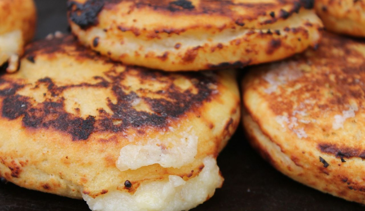 Cómo hacer la masa de las arepas paso a paso, por Karlos Arguiñano