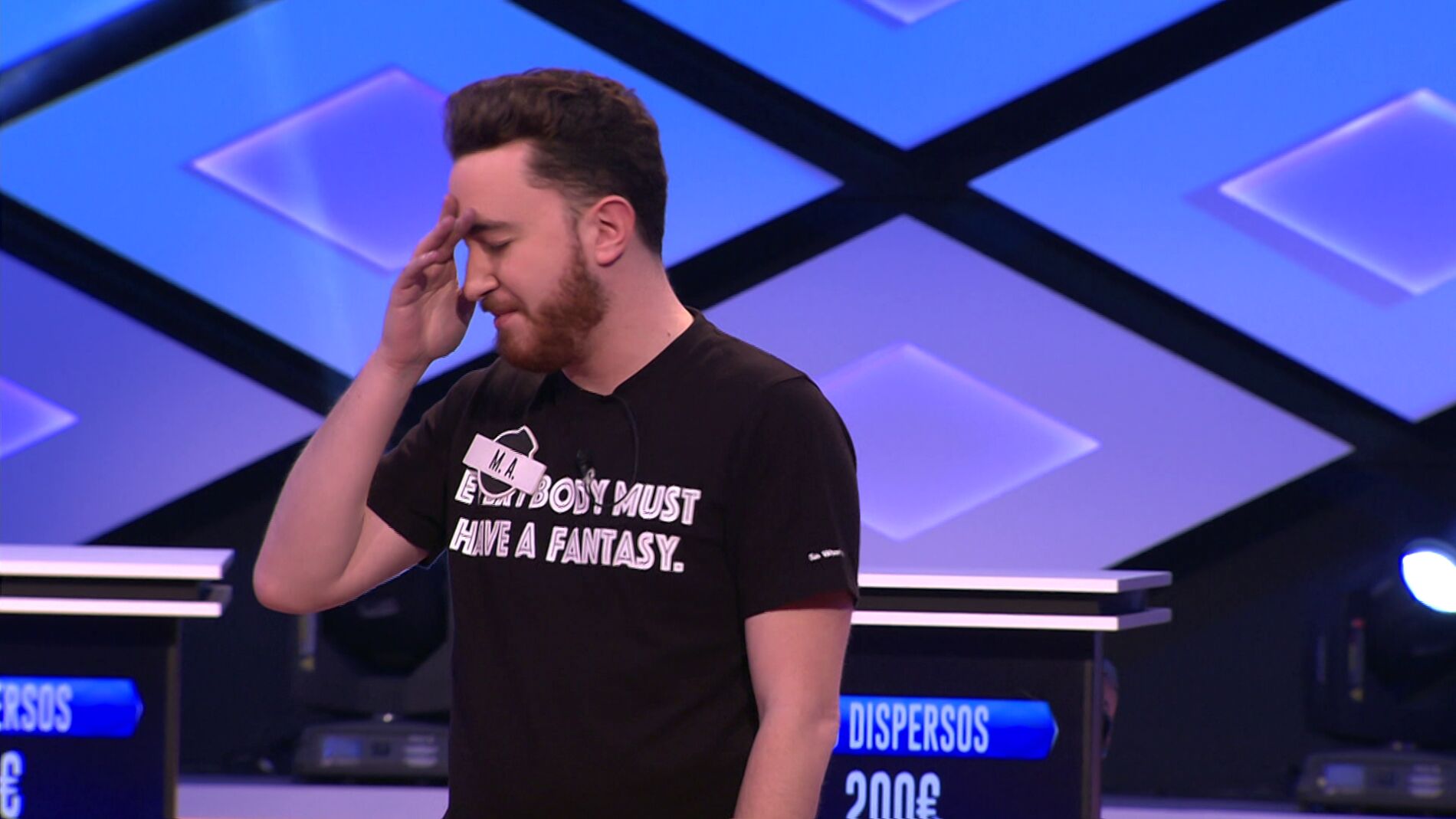 “¡Métete más calzoncillos!”: M. A., de ‘Los dispersos’, sorprende con un curso rápido sobre cómo hacer maletas