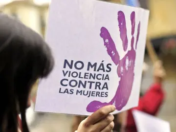 Un hombre mata a su pareja de un disparo en Málaga y luego se suicida Un hombre mata a su pareja de un disparo en Málaga y luego se suicida