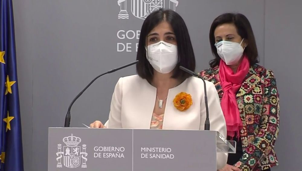 Carolina Darias, con la cartera del ministerio de Sanidad: "La lucha contra la pandemia es una guerra sin tregua"