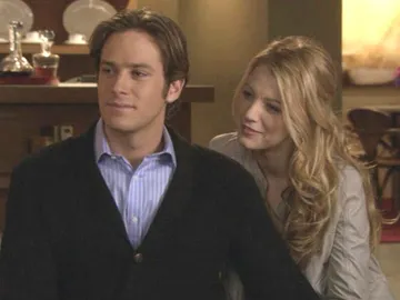 Armie Hammer y Blake Lively en 'Gossip Girl' Armie Hammer y Blake Lively en 'Gossip Girl'