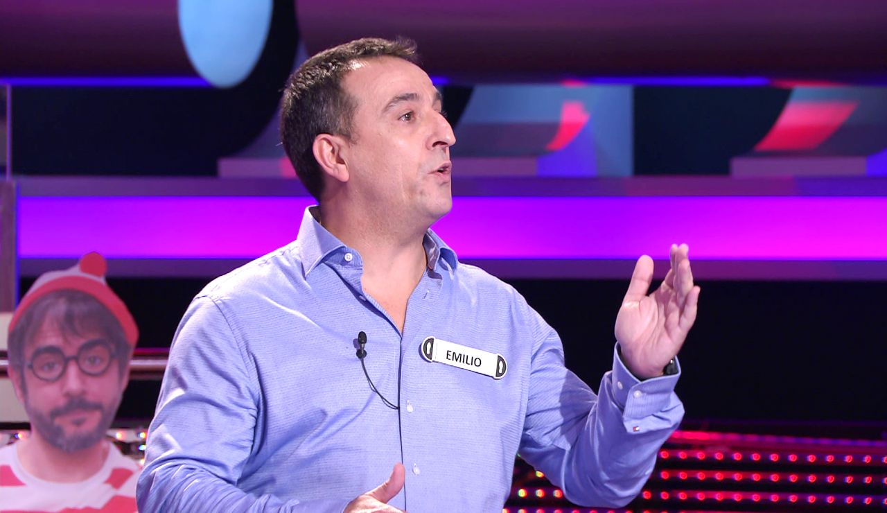 Emilio llena de arte el plató de '¡Ahora caigo!' cantando una sevillana Emilio llena de arte el plató de '¡Ahora caigo!' cantando una sevillana