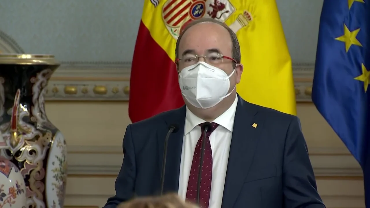 Miquel Iceta, como nuevo ministro de Política Territorial: "Agradezco la presencia de mi tía Rosa Mari" Miquel Iceta, como nuevo ministro de Política Territorial: "Agradezco la presencia de mi tía Rosa Mari"