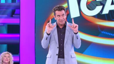 Arturo Valls rompe por primera vez las reglas de ‘¡Ahora caigo!’ para ayudar a los concursantes