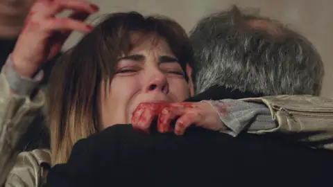 Una tragedia que conmoverá a todos en 'Mujer': "¿Quién ha muerto?" Una tragedia que conmoverá a todos en 'Mujer': "¿Quién ha muerto?"