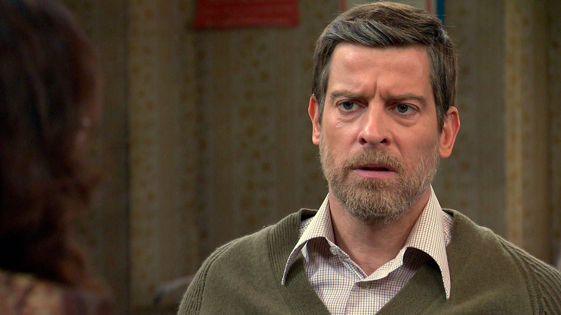 Cristina le pide a Marcelino y Pelayo que se preparen para lo peor