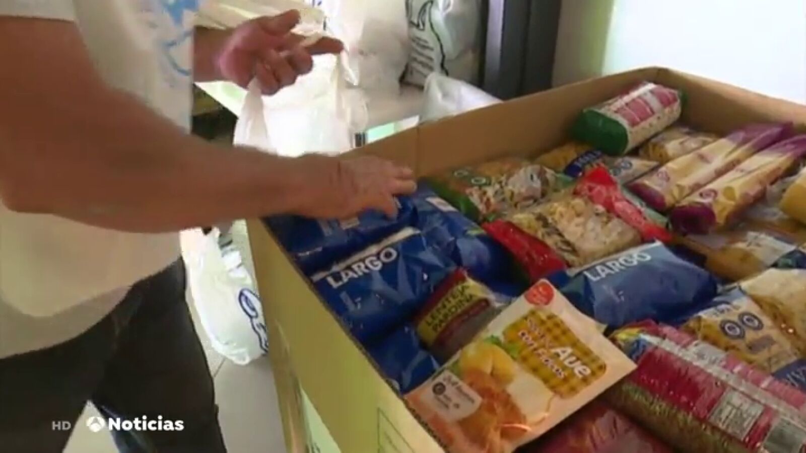 Miles de trabajadores en España se alimentan gracias a la solidaridad de los bancos de comida