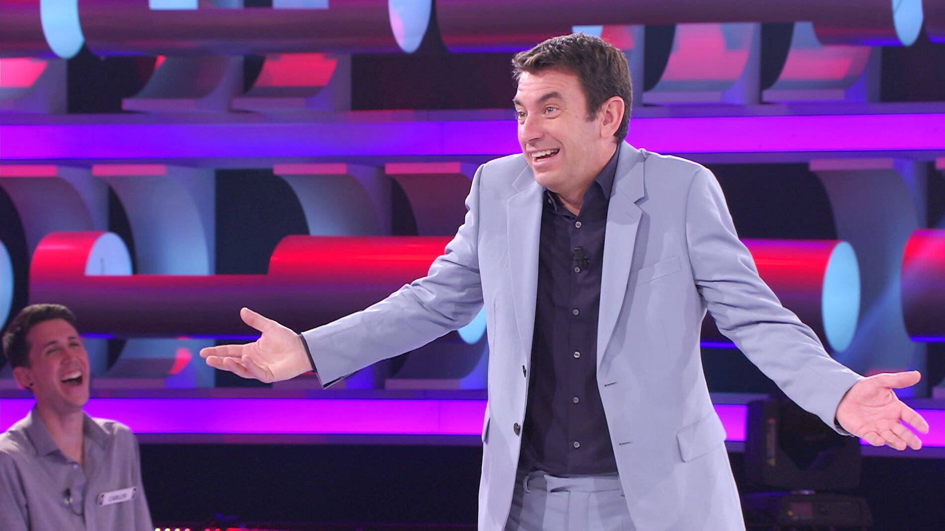 &iquest;De qu&eacute; tiene cara Pepe? Las hilarantes bromas de Arturo Valls con aficiones que le pegan