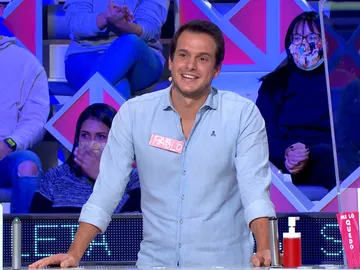 Un concursante de ‘La ruleta de la suerte’, perseguido por uno de los gajos Un concursante de ‘La ruleta de la suerte’, perseguido por uno de los gajos