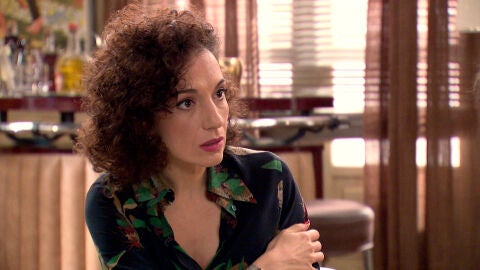 Estefanía, muy sorprendida con la ayuda de Galán y Abel