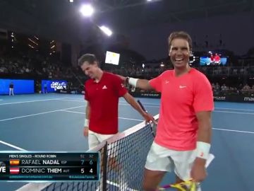 Rafa Nadal arranca 2021 con una victoria ante Thiem en una exhibición en Adelaida con público en las gradas