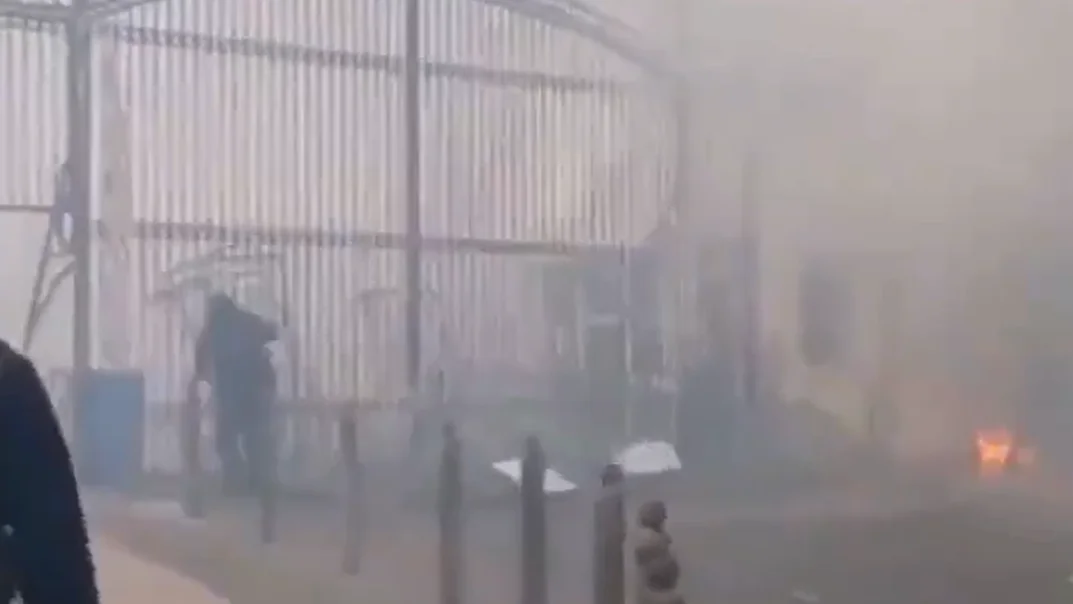 Los ultras del Marsella agreden y roban a Álvaro González y prenden fuego a la ciudad deportiva del club Los ultras del Marsella agreden y roban a Álvaro González y prenden fuego a la ciudad deportiva del club