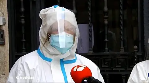 La directora médica de una residencia afectada por un brote de coronavirus: "Ha sido explosivo y hay personas de edades muy avanzadas" La directora médica de una residencia afectada por un brote de coronavirus: "Ha sido explosivo y hay personas de edades muy avanzadas"