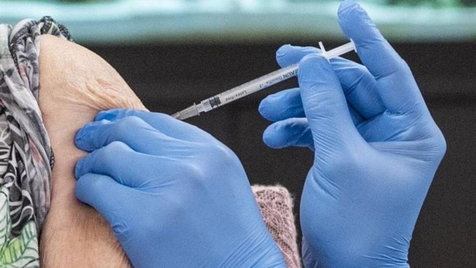 Bélgica rechaza administrar la vacuna contra el coronavirus de AstraZeneca a mayores de 55 años